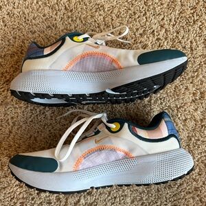 Nike Colorful Sneakers | Size 9.5